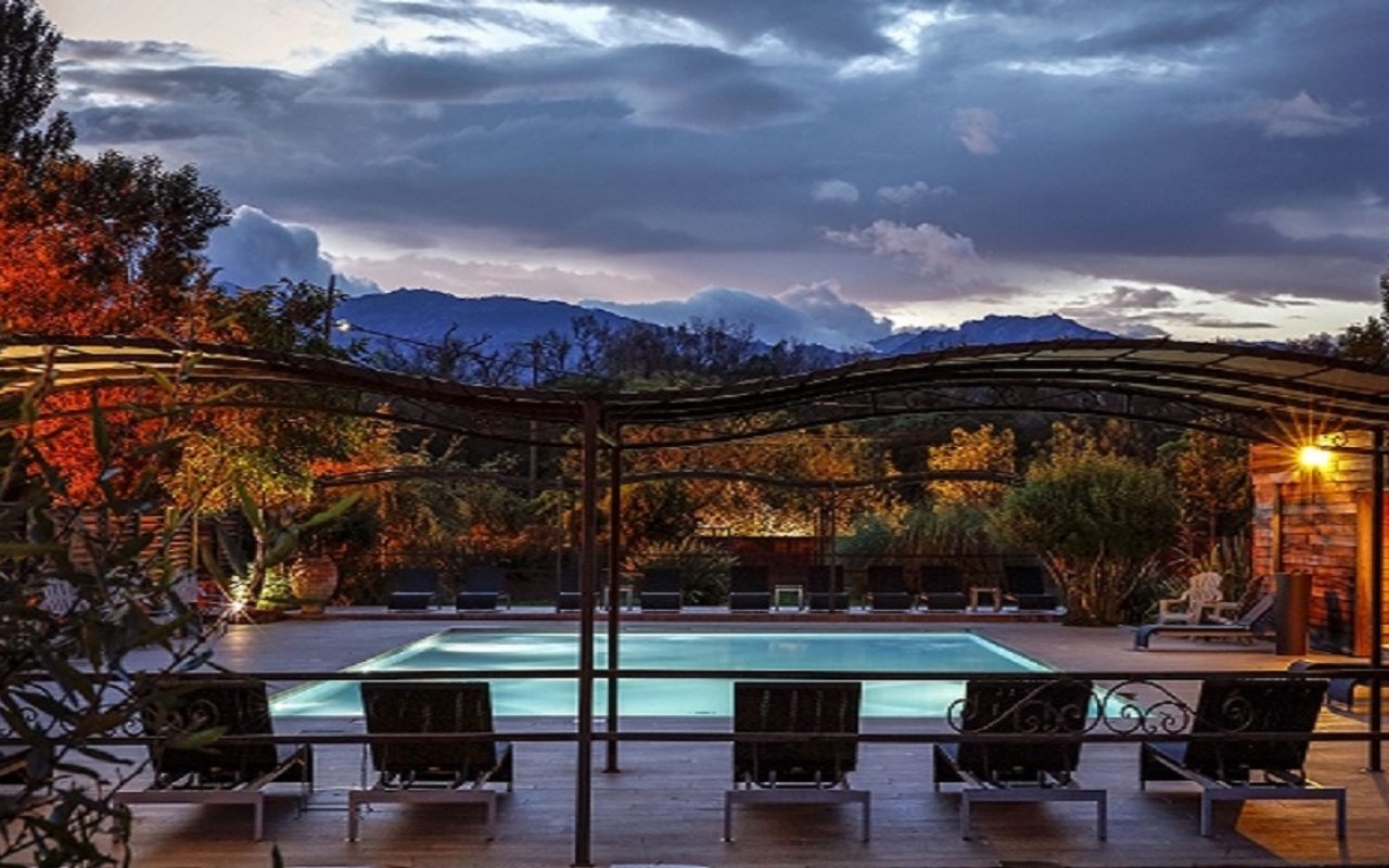 vue de la piscine de l'hôtel San Giovanni